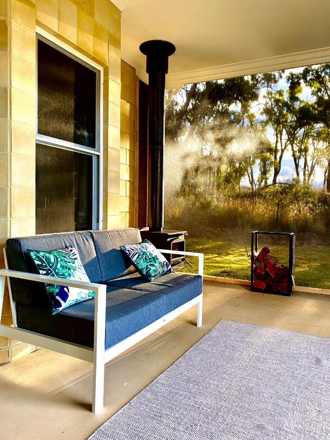 Accommodation Creek Cottages & Sundown View Suites Ballandean ภายนอก รูปภาพ