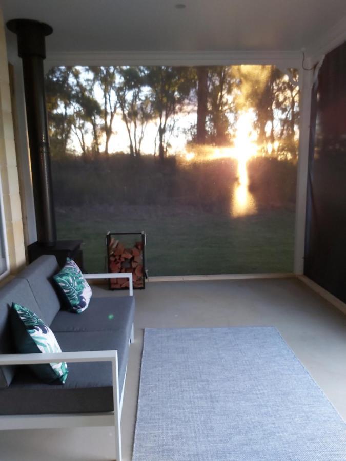 Accommodation Creek Cottages & Sundown View Suites Ballandean ภายนอก รูปภาพ