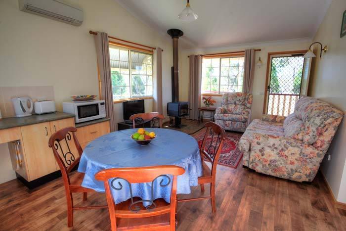 Accommodation Creek Cottages & Sundown View Suites Ballandean ห้อง รูปภาพ