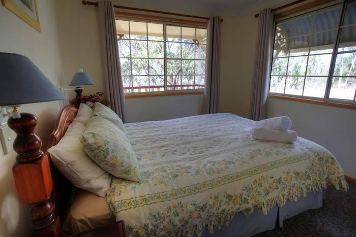 Accommodation Creek Cottages & Sundown View Suites Ballandean ห้อง รูปภาพ